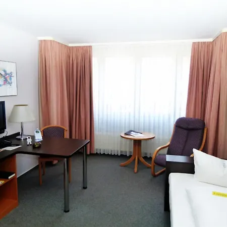 Akzent Torgauer Hof 3* סינדלפינגן