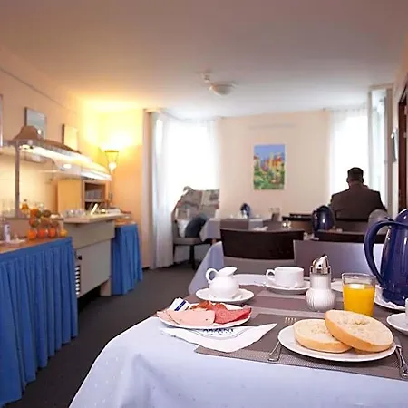 מלון Akzent Torgauer Hof 3*